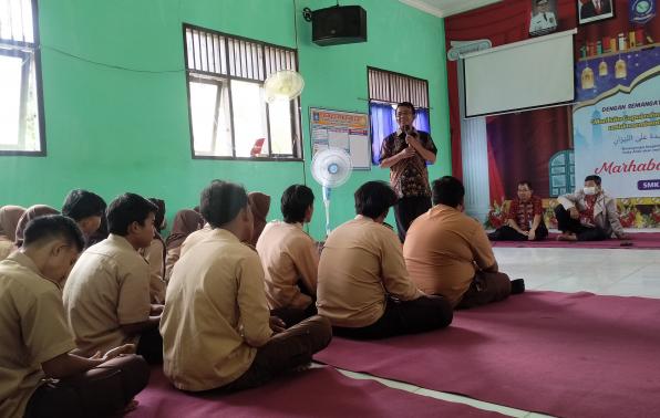 Penyampaian Materi oleh Kacabdindik Wil III