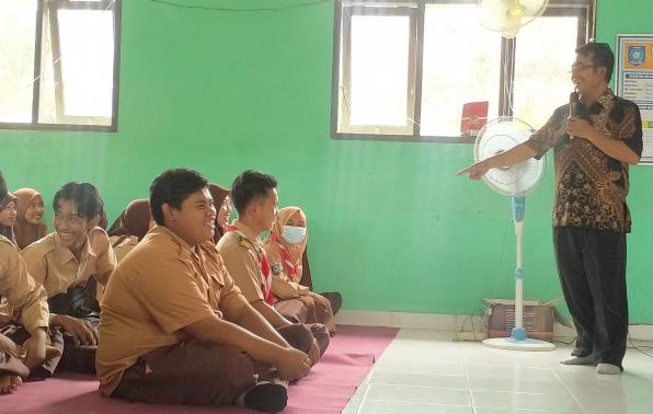 Penyampaian Materi oleh Kacabdindik Wil III