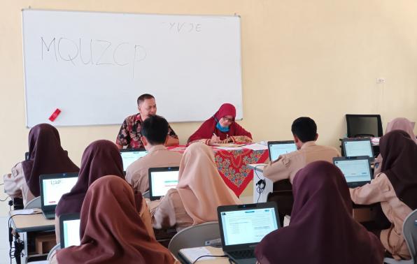 Kegiatan ANBK di SMA Negeri 1 AIRGEGAS Kassubag TU Cabang Dinas Wilayah III bersama Pengawas