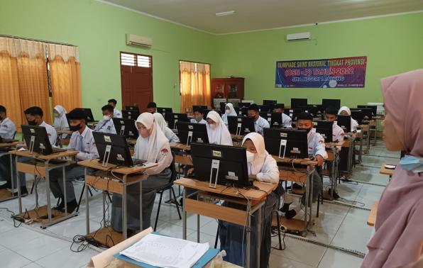 Suasana Kegiatan ANBK di SMA Negeri 1 PAYUNG Cabang Dinas Wilayah III bersama Pengawas