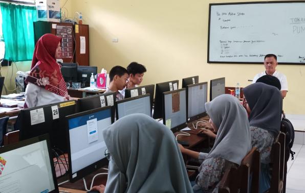 Kegiatan ANBK di SMAS Muhammadiyah Toboali Kassubag TU Cabang Dinas Wilayah III bersama Pengawas
