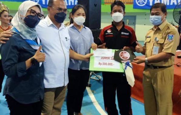 Gedung Olah Raga Sahabudin Babel Penghargaan Hadiah Oleh Gubernur Babel