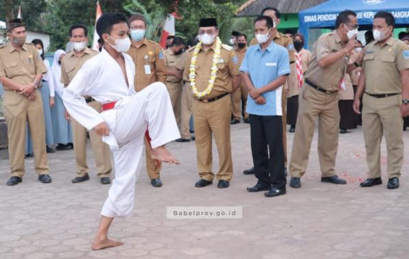 SMA Negeri 1 Simpang Rimba Persembahan Tari dan Taekwondo