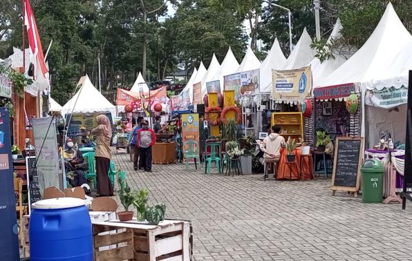 Foto Stand Bazar (Tenda) Kegiatan Edufair 2021