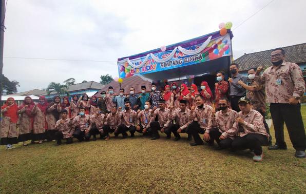 Foto bersama HUT KE-14 SMAN 1 SIMPANG RIMBA